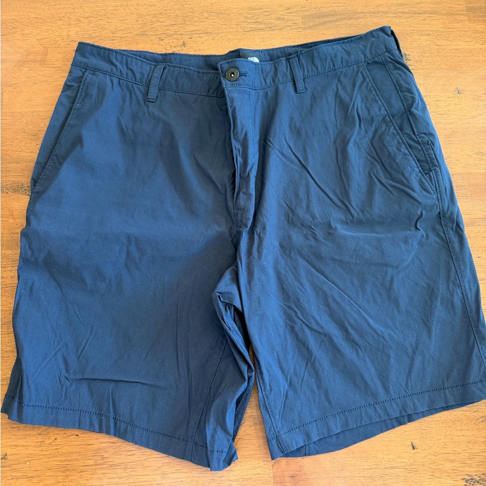 Men’s The North Face Shorts - size 36